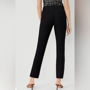 Beautiful Ann Taylor Petite Black Ankle Pant - Size 2P